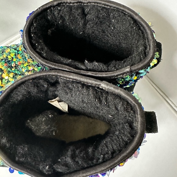 UGG SEQUENCE BOOTS - Picture 7 of 11